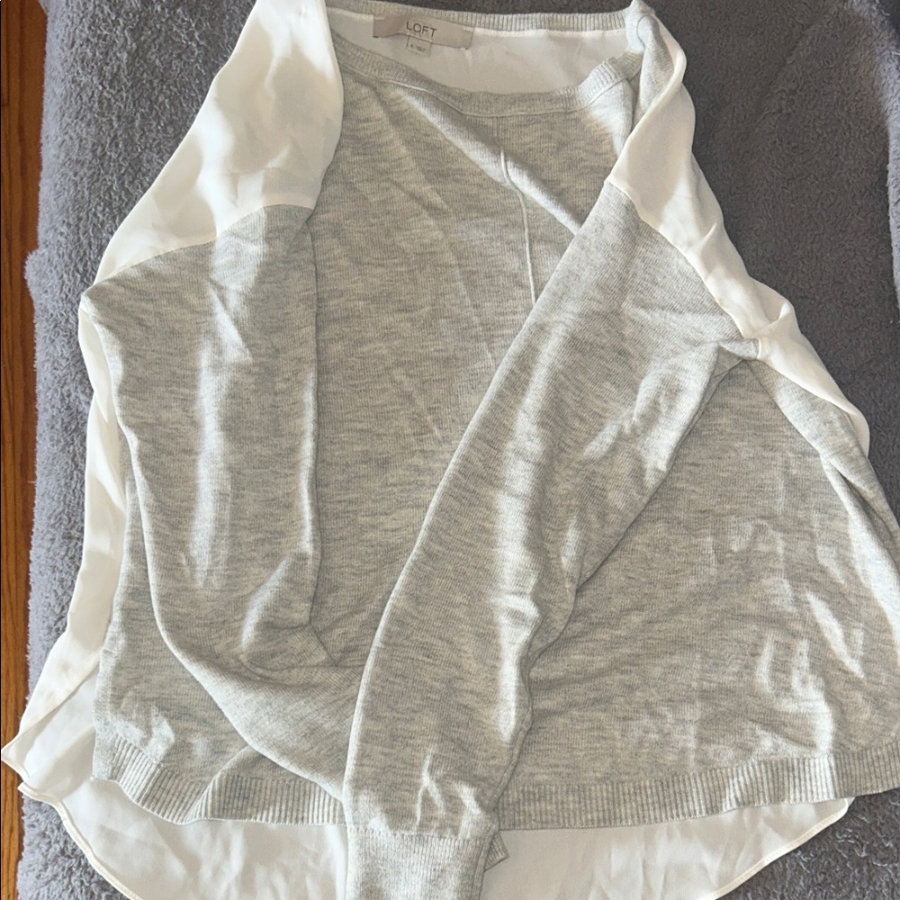 LOFT Light Gray and White Knit Top